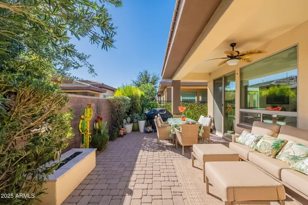 Property Slideshow image 2 of 25 | 679 e myrtle pass, Queen Creek, AZ, 85140