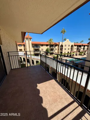 Property Slideshow image 3 of 14 | 10330 w thunderbird blvd apt a338, Sun City, AZ, 85351