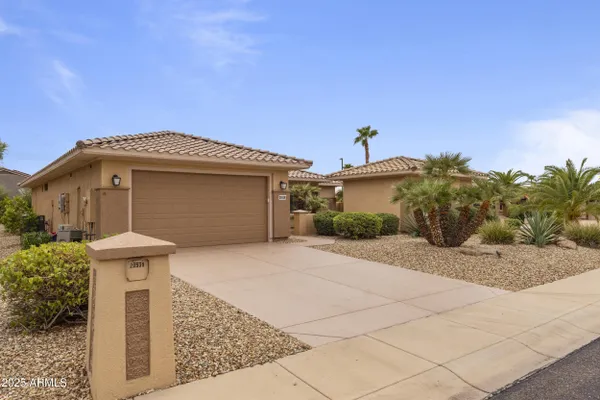 Property Slideshow image 2 of 33 | 20539 n bear canyon ct, Surprise, AZ, 85387