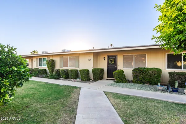 Property Slideshow image 2 of 39 | 10941 w santa fe dr, Sun City, AZ, 85351