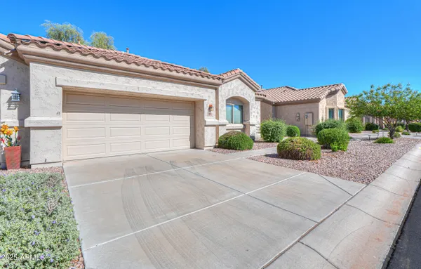 Property Slideshow image 3 of 25 | 1542 e melrose dr, Casa Grande, AZ, 85122