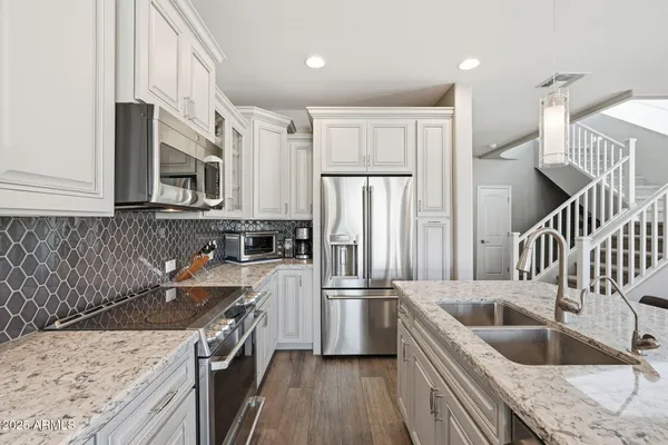 Property Slideshow image 3 of 71 | 918 e cobble stone dr, Queen Creek, AZ, 85140