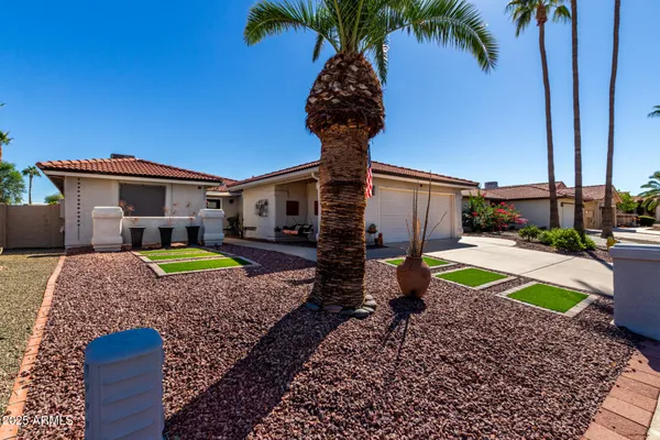 Property Slideshow image 3 of 39 | 26213 s eastlake dr, Sun Lakes, AZ, 85248