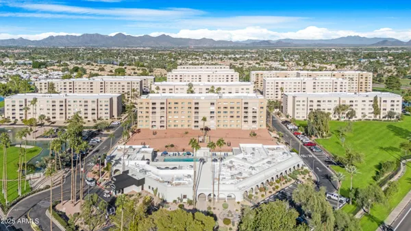 Property Slideshow image 3 of 51 | 7820 e camelback rd unit 510, Scottsdale, AZ, 85251