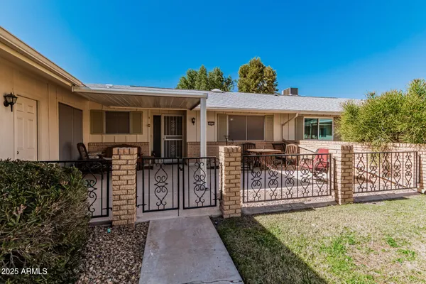 Property Slideshow image 2 of 23 | 10439 w saratoga cir, Sun City, AZ, 85351