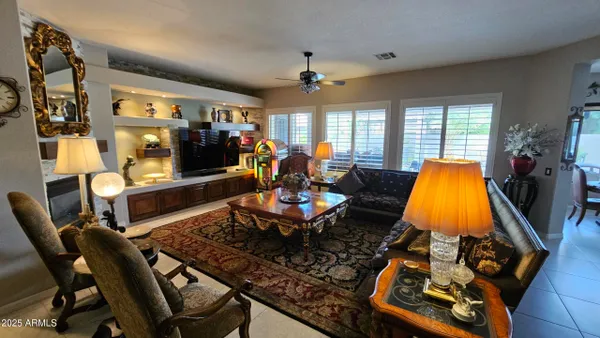 Property Slideshow image 3 of 34 | 4931 s tangerine ln, Gilbert, AZ, 85298