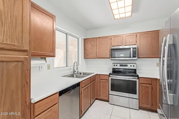 Property Slideshow image 3 of 45 | 1531 e buena vista dr, Chandler, AZ, 85249