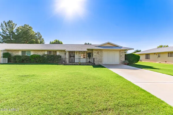 Property Slideshow image 2 of 34 | 9805 w burns dr, Sun City, AZ, 85351