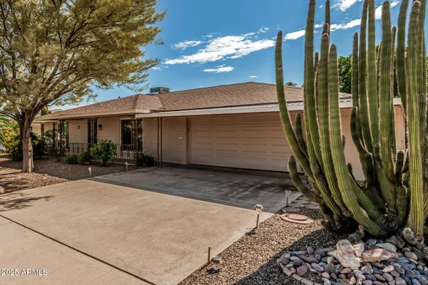 Property Slideshow image 2 of 25 | 10625 w ridgeview rd, Sun City, AZ, 85351