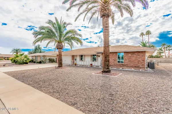 Property Slideshow image 2 of 26 | 15406 n bowling green dr, Sun City, AZ, 85351