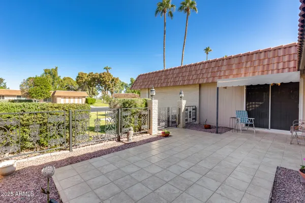 Property Slideshow image 2 of 32 | 9501 w oak ridge dr, Sun City, AZ, 85351