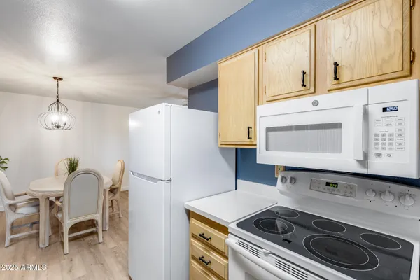 Property Slideshow image 3 of 32 | 10426 w deanne dr, Sun City, AZ, 85351