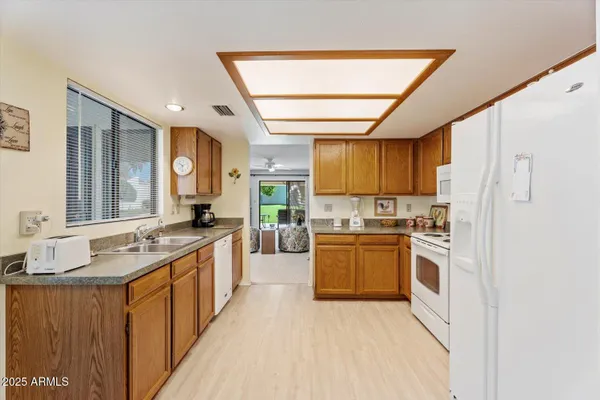Property Slideshow image 3 of 20 | 633 s saguaro way, Mesa, AZ, 85208
