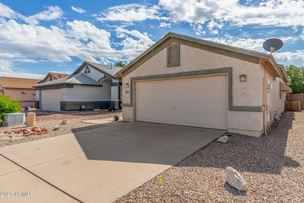Property Slideshow image 2 of 29 | 9721 w mountain view rd, Peoria, AZ, 85345