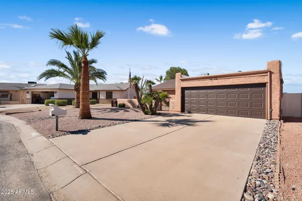 Property Slideshow image 3 of 43 | 26632 s snead dr, Sun Lakes, AZ, 85248