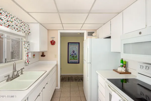 Property Slideshow image 2 of 30 | 13709 n 98th ave b, Sun City, AZ, 85351