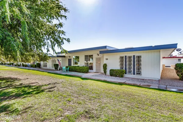 Property Slideshow image 2 of 41 | 13039 n 100th dr, Sun City, AZ, 85351