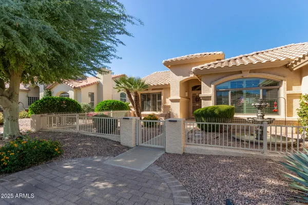 Property Slideshow image 3 of 47 | 5842 s amberwood dr, Chandler, AZ, 85248