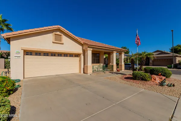 Property Slideshow image 2 of 14 | 17606 w wildberry dr, Surprise, AZ, 85374