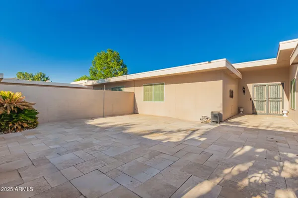 Property Slideshow image 3 of 25 | 18417 n 99th dr, Sun City, AZ, 85373