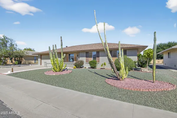 Property Slideshow image 3 of 53 | 9418 w cedar hill cir n, Sun City, AZ, 85351