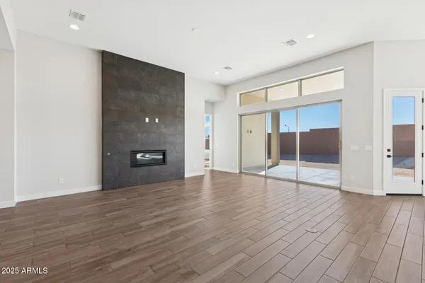 Property Slideshow image 2 of 28 | 20645 w berridge ln, Buckeye, AZ, 85396