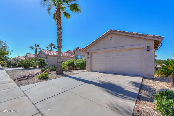Property Slideshow image 3 of 55 | 33 s seville ln, Casa Grande, AZ, 85194