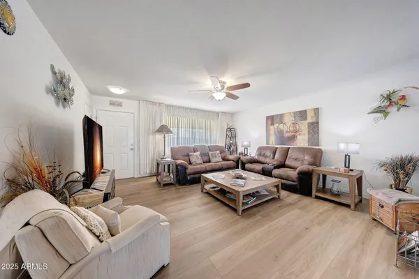 Property Slideshow image 2 of 59 | 10921 w el capitan cir, Sun City, AZ, 85351