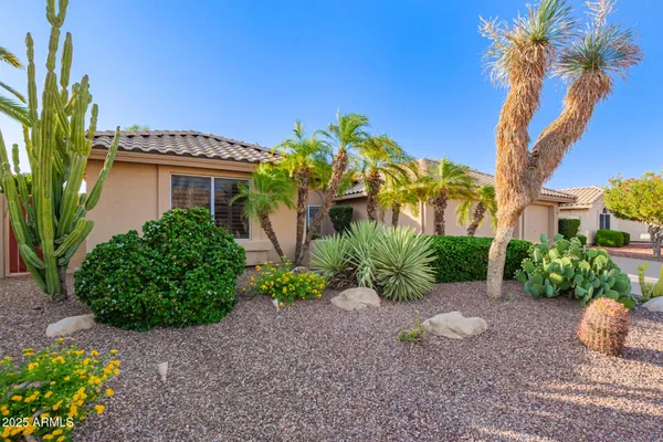 Property Slideshow image 2 of 28 | 8402 w rosemonte dr, Peoria, AZ, 85382