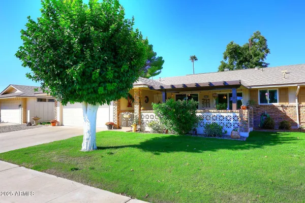 Property Slideshow image 3 of 47 | 10788 w cinnebar ave, Sun City, AZ, 85351