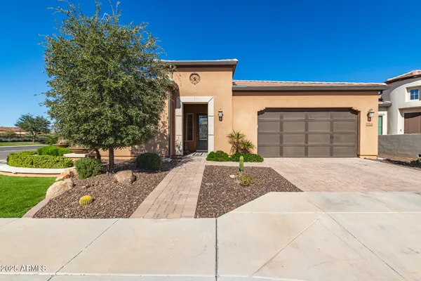 Property Slideshow image 2 of 48 | 724 e snowy farm dr, Queen Creek, AZ, 85140