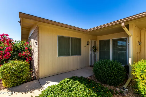 Property Slideshow image 3 of 32 | 10422 w ocotillo dr, Sun City, AZ, 85373