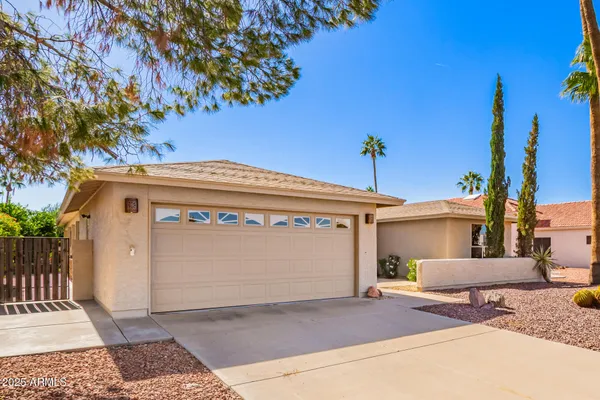 Property Slideshow image 3 of 53 | 10413 e silvertree dr, Sun Lakes, AZ, 85248