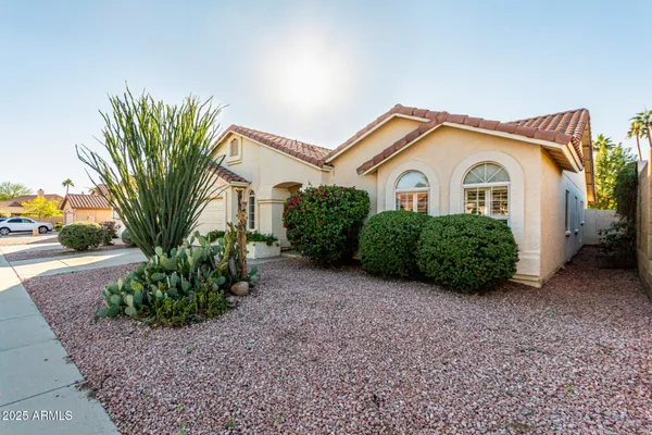 Property Slideshow image 3 of 45 | 11802 s 46th st, Phoenix, AZ, 85044