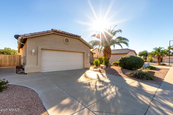 Property Slideshow image 2 of 47 | 1423 e peach tree dr, Chandler, AZ, 85249