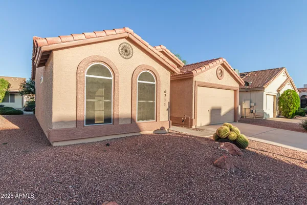 Property Slideshow image 3 of 29 | 6711 s coral gable dr, Chandler, AZ, 85249