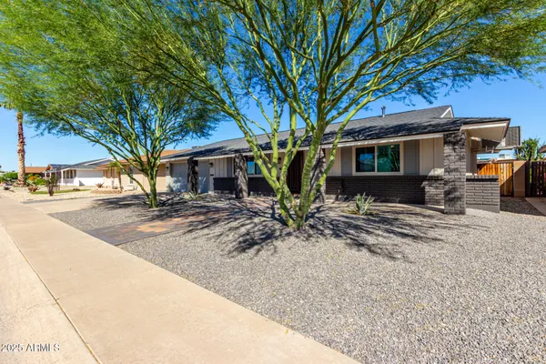 Property Slideshow image 2 of 42 | 10316 w salem dr, Sun City, AZ, 85351