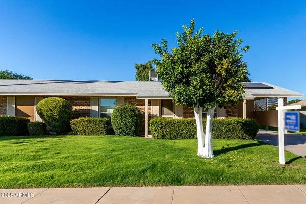 Property Slideshow image 2 of 28 | 10754 w cinnebar ave, Sun City, AZ, 85351