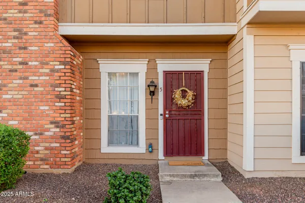 Property Slideshow image 3 of 27 | 3401 w morrow dr unit 5, Phoenix, AZ, 85027