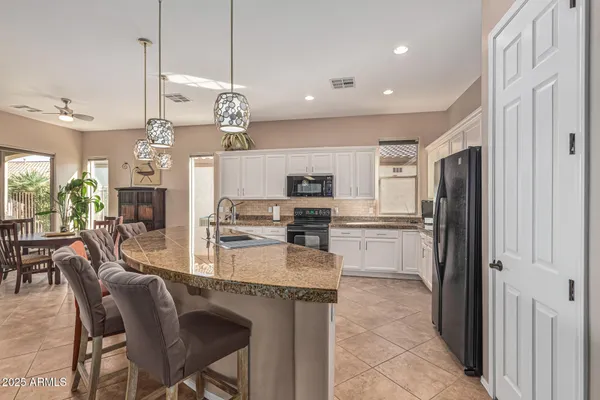 Property Slideshow image 2 of 32 | 4222 e indigo st, Gilbert, AZ, 85298