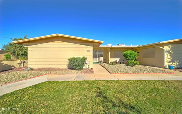 Property Slideshow image 3 of 31 | 17651 n 99th dr, Sun City, AZ, 85373