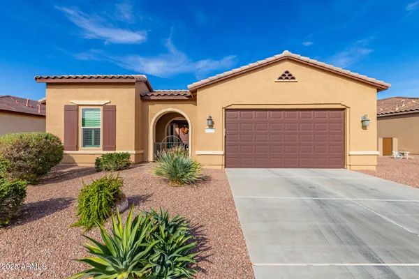 Property Slideshow image 2 of 35 | 41626 w harvest moon dr, Maricopa, AZ, 85138