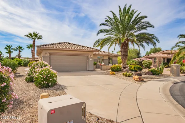 Property Slideshow image 2 of 32 | 16651 w stonecreek ct, Surprise, AZ, 85387