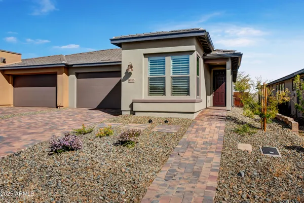 Property Slideshow image 2 of 29 | 4186 prairie schooner rd, Wickenburg, AZ, 85390