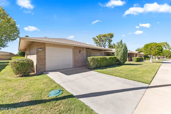 Property Slideshow image 3 of 32 | 9614 n 110th ave, Sun City, AZ, 85351