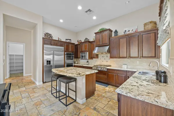 Property Slideshow image 3 of 95 | 2424 w shinnecock ct, Anthem, AZ, 85086