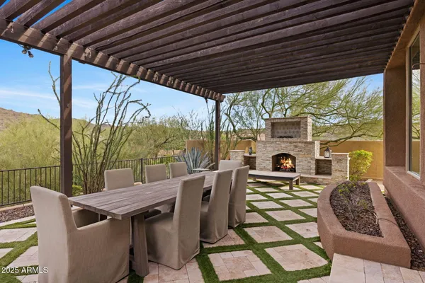 Property Slideshow image 2 of 95 | 2424 w shinnecock ct, Anthem, AZ, 85086