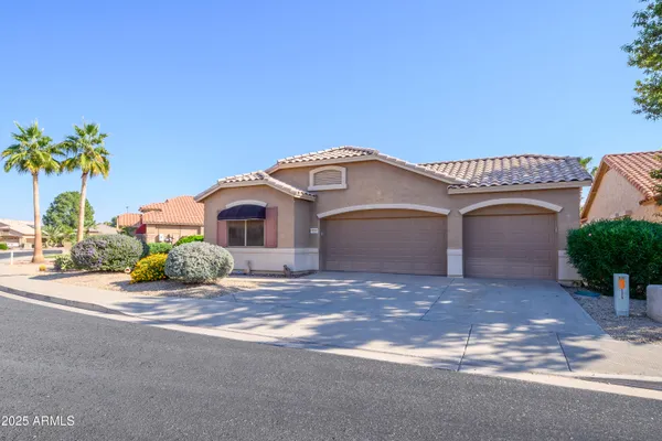 Property Slideshow image 2 of 39 | 17219 n linkletter ln, Surprise, AZ, 85374