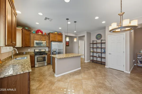 Property Slideshow image 3 of 47 | 7304 w silver spring way, Florence, AZ, 85132