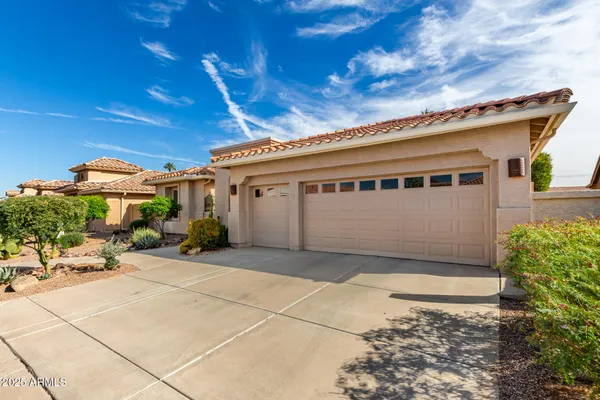 Property Slideshow image 2 of 54 | 24419 s lakestar dr, Sun Lakes, AZ, 85248